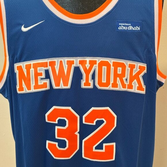 New York Knicks Karl Anthony Towns Jr. ( KAT - BIG BODEGA ) Jersey # 32 , Unisex - Picture 7 of 12
